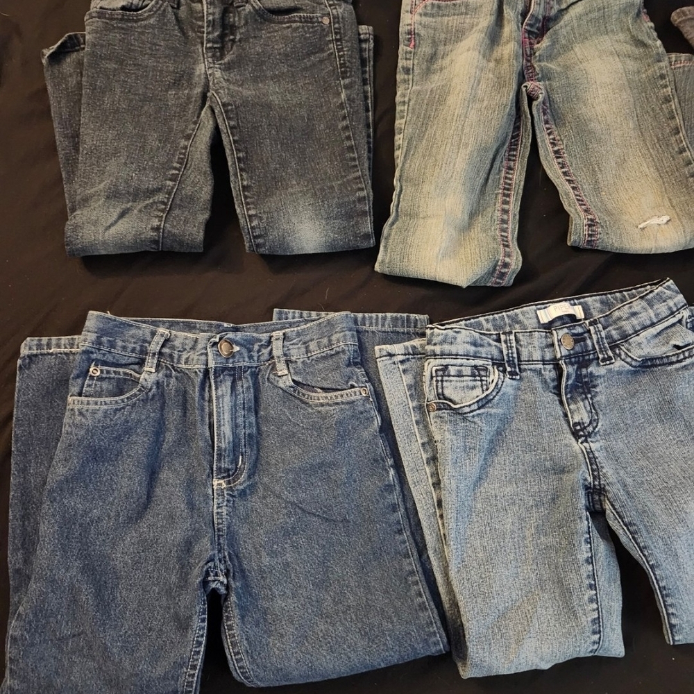 Lot Of 14 Pieces Of Girls Sz 5/6 Clothing - Picture 2 of 7